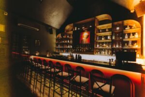 9luv Cocktail and Wine bar