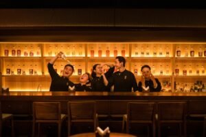 Ủ Bar